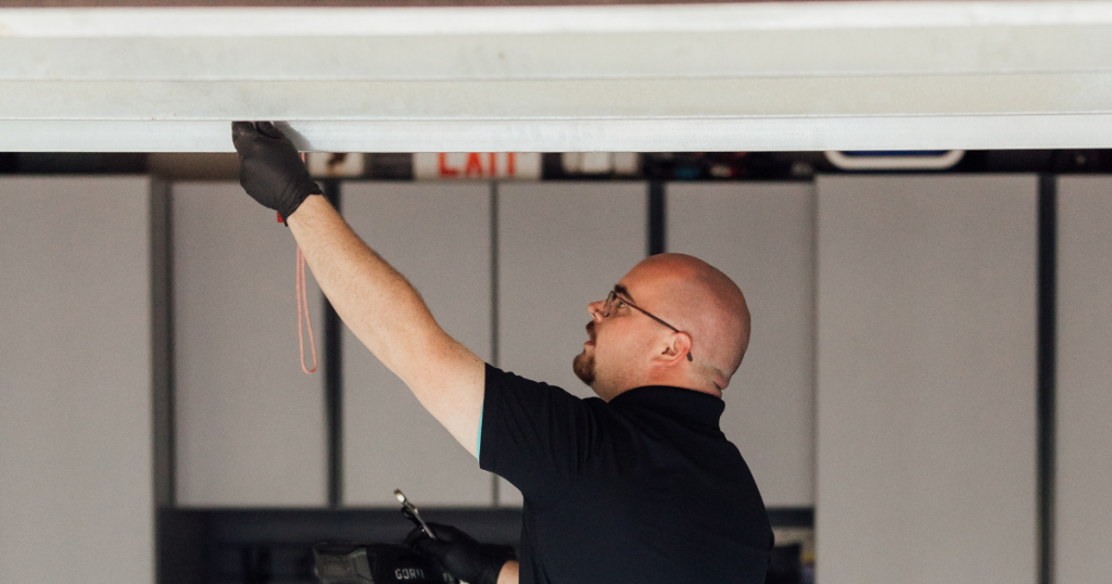 how to reengage garage door