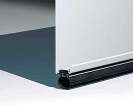 Diagram of a non-insulated garage door